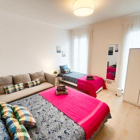 By Plaza Universidad Rooms Барселона Екстериор снимка